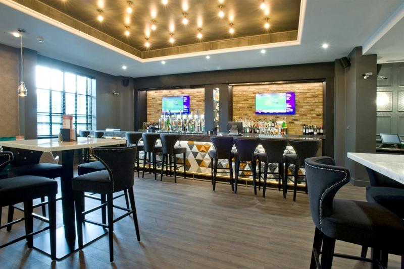 Отель Sandman Signature London Gatwick