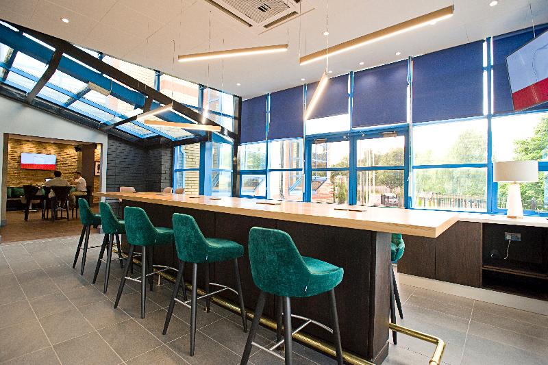 Отель Sandman Signature London Gatwick