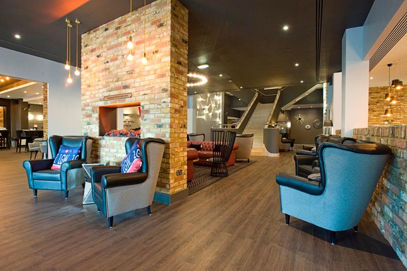 Отель Sandman Signature London Gatwick