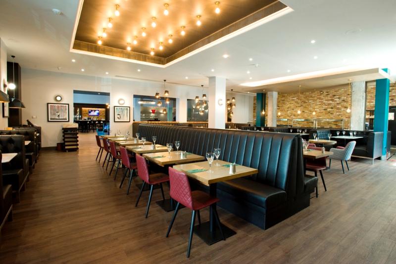 Отель Sandman Signature London Gatwick