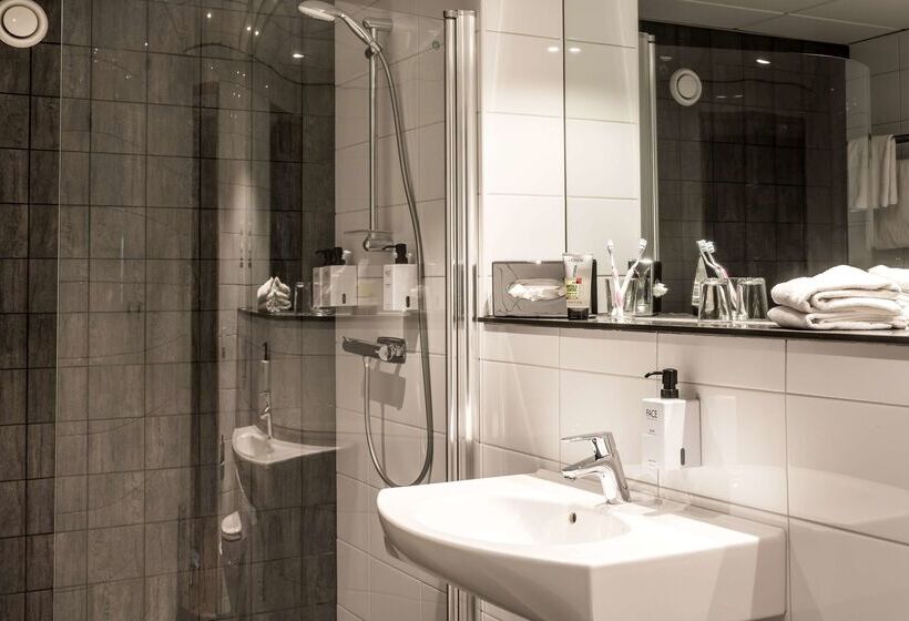 酒店 Scandic Infra City