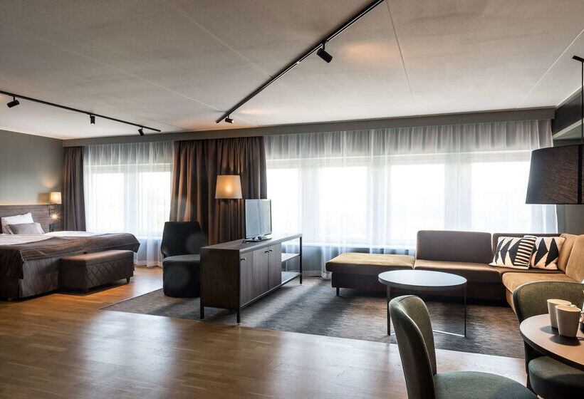 酒店 Scandic Infra City