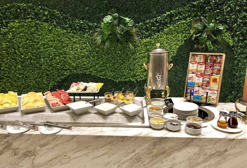 ホテル Wyndham Monterrey Ambassador Centro