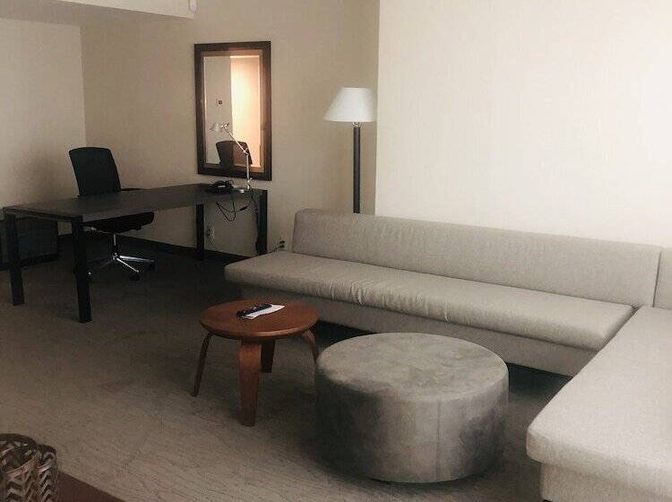 ホテル Wyndham Monterrey Ambassador Centro