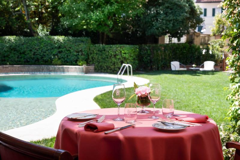 هتل Sina Villa Medici, Autograph Collection