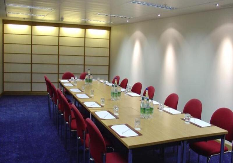 Отель St Giles London – A St Giles