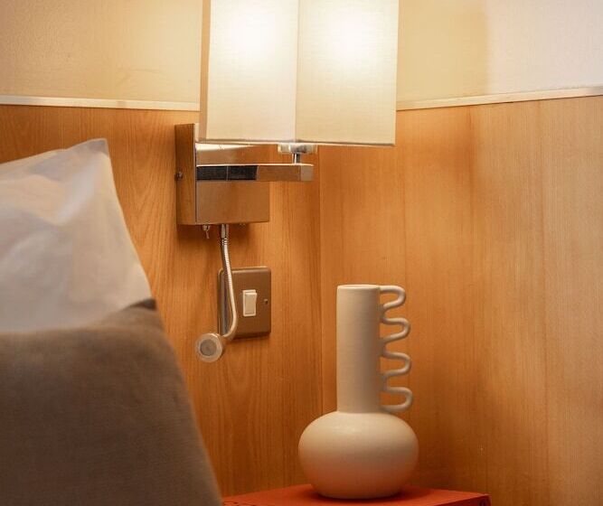 Отель St Giles London – A St Giles