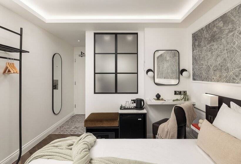 Отель St Giles London – A St Giles