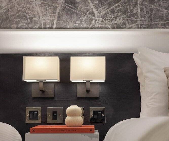 Отель St Giles London – A St Giles