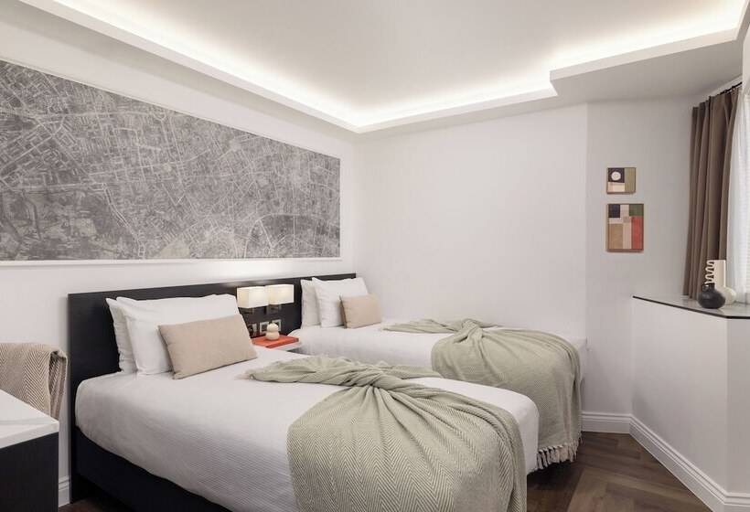 Отель St Giles London – A St Giles