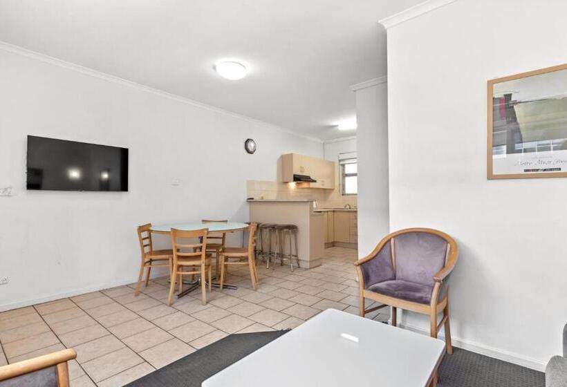 هتل Taft Apartments