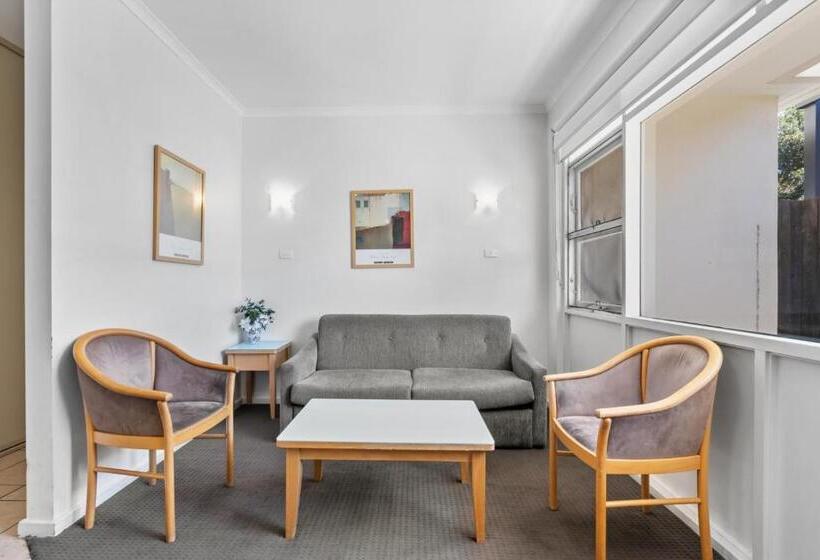 בית מלון כפרי Taft Apartments