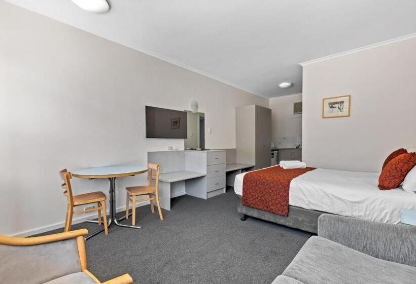 هتل Taft Apartments