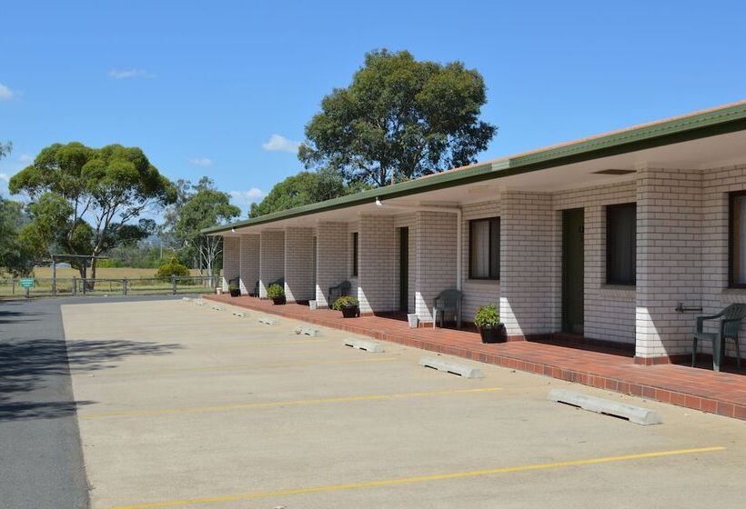 هتل Tamworth Motor Inn & Cabins