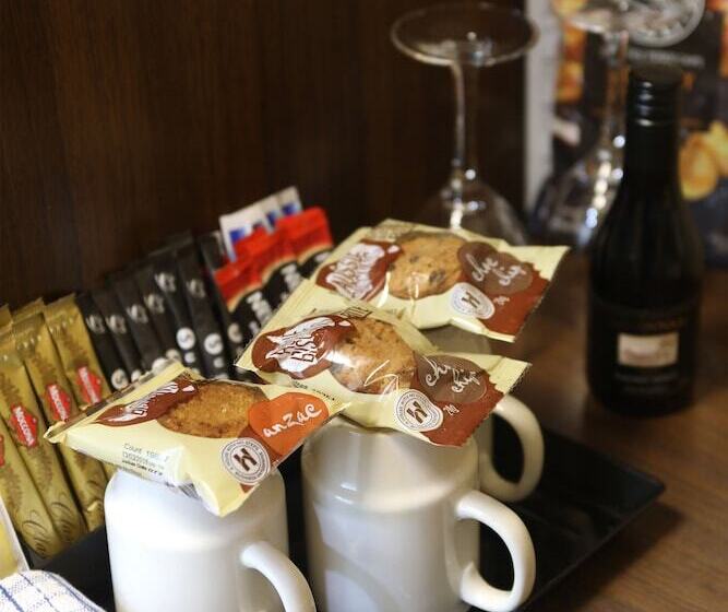 هتل Tamworth Motor Inn & Cabins