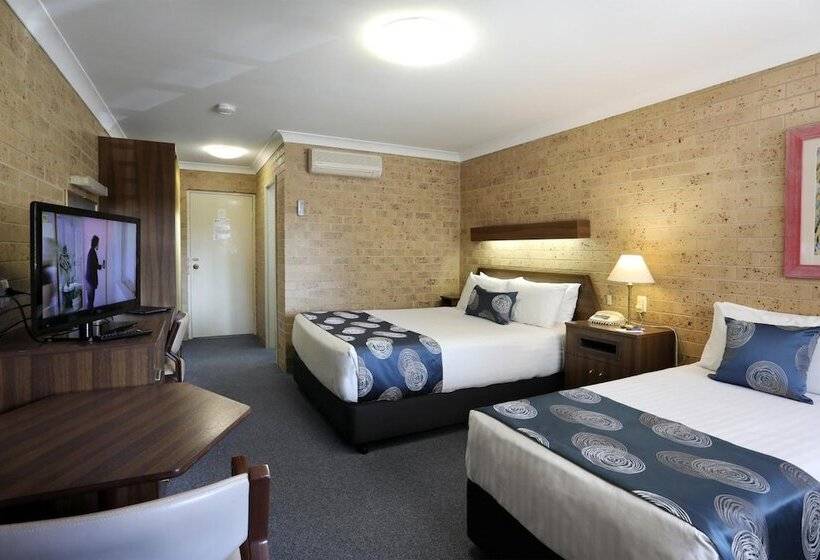 هتل Tamworth Motor Inn & Cabins