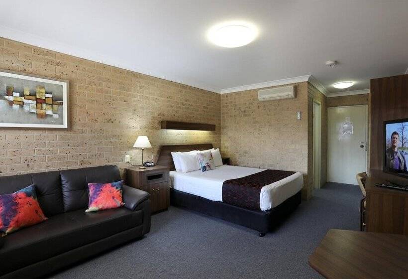 هتل Tamworth Motor Inn & Cabins