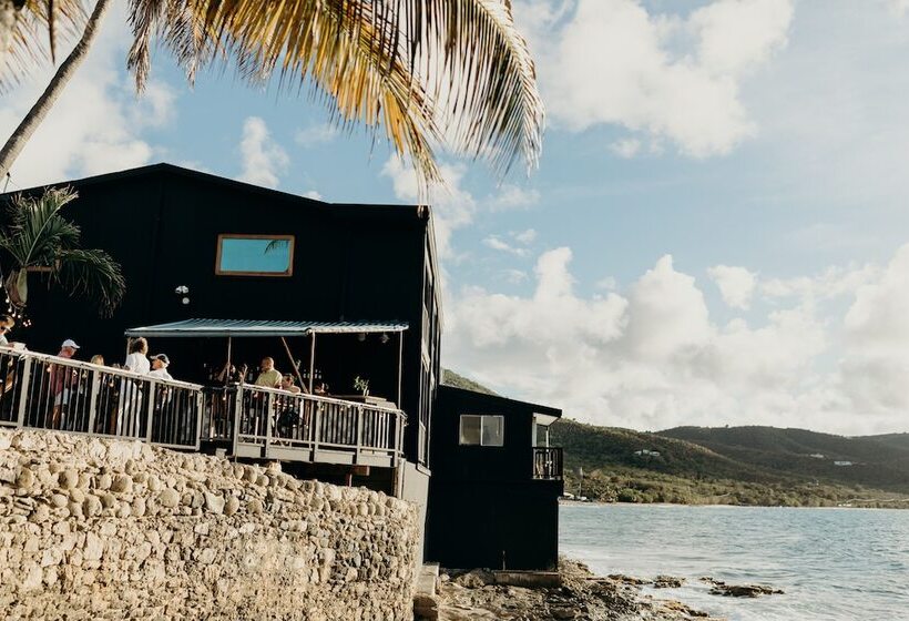 هتل The Waves At Cane Bay