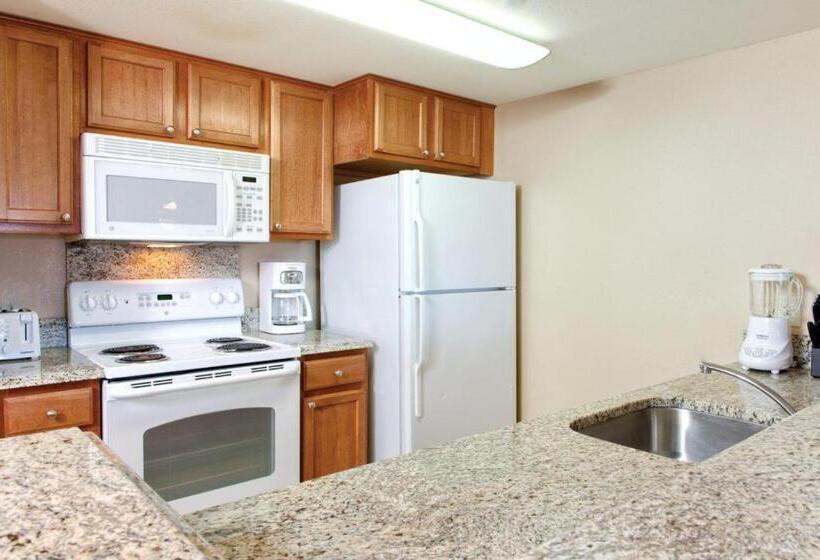 Отель Club Wyndham At Waikiki Beach Walk