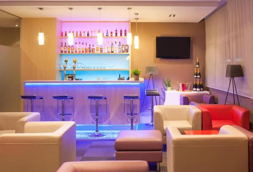 Novotel Nantes Centre Bord De Loire