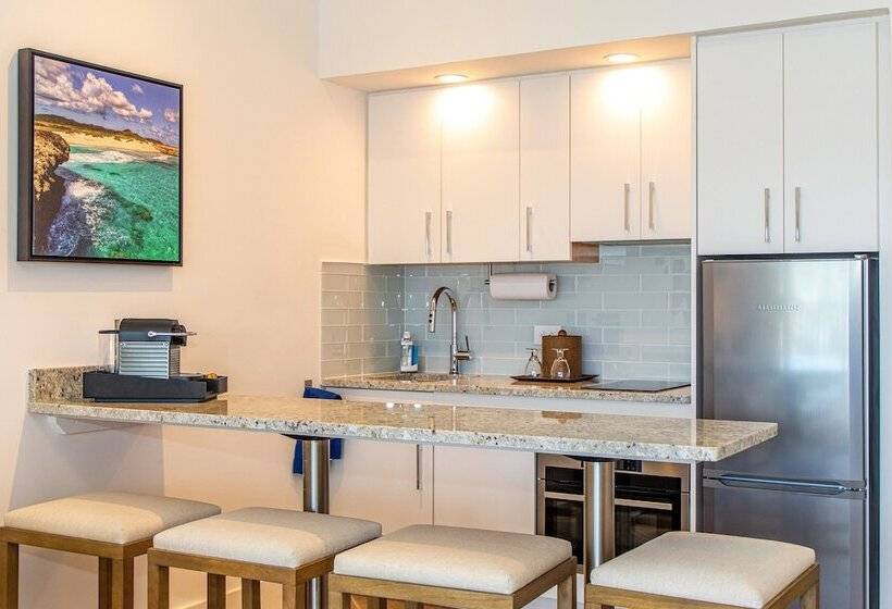 אתר נופש Harbour Village Beach Club