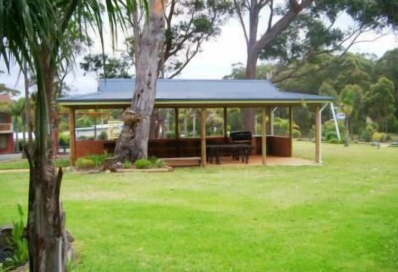 אתר נופש Tabourie Lake Motor Inn