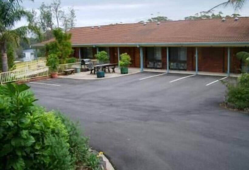 אתר נופש Tabourie Lake Motor Inn