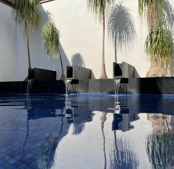 فندق فئة نجمة واحدة Boutique Naura Centro