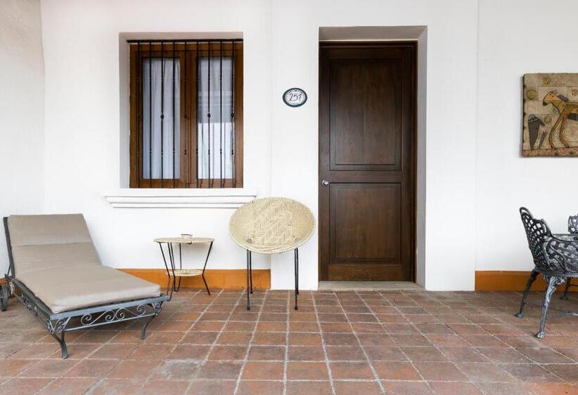 فندق فئة نجمة واحدة Boutique Naura Centro