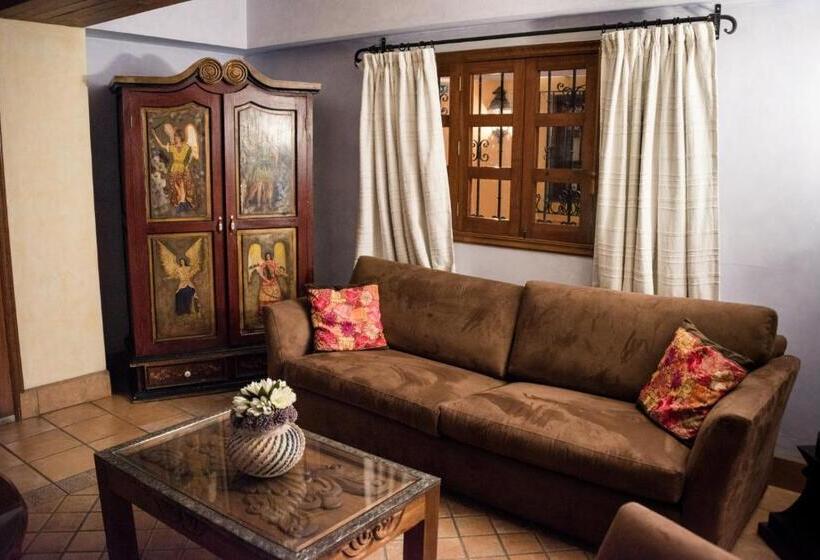 فندق فئة نجمة واحدة Boutique Naura Centro