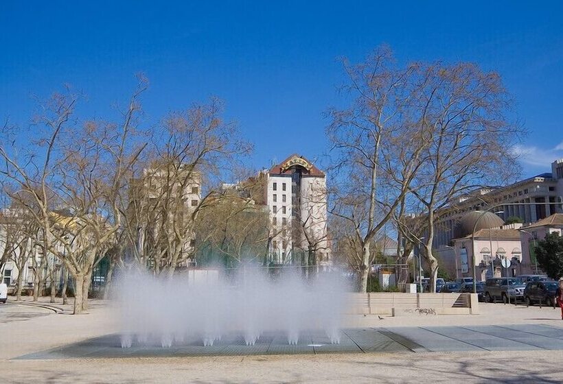 هتل Alif Campo Pequeno