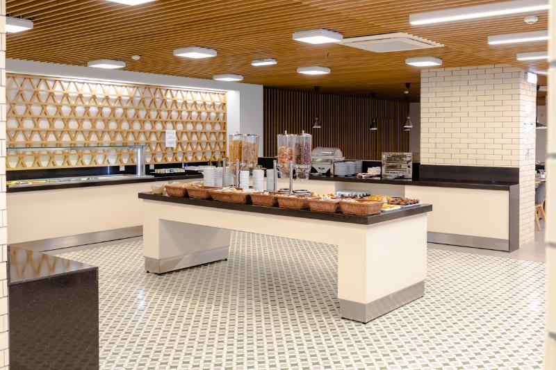 هتل Alif Campo Pequeno