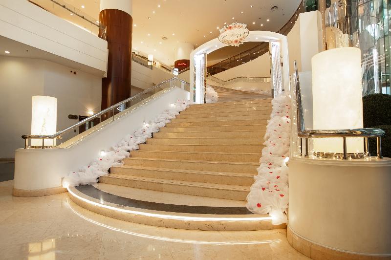 هتل B P International