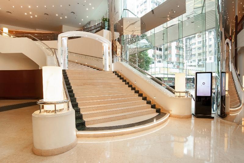 هتل B P International