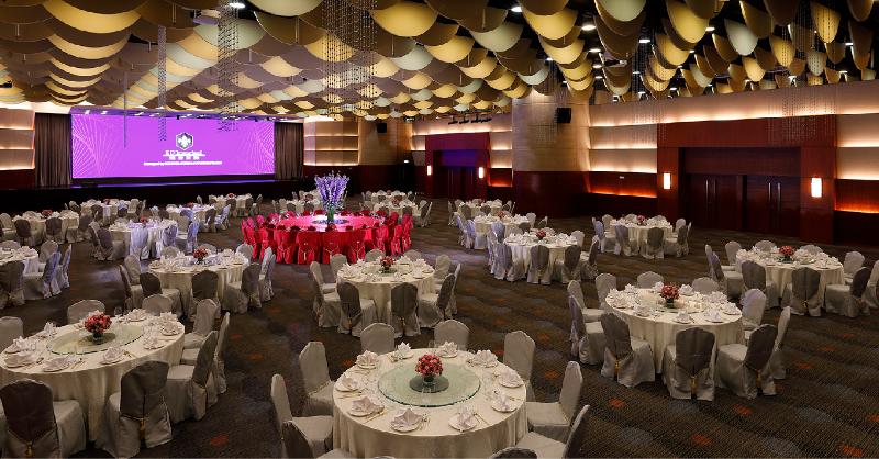 هتل B P International