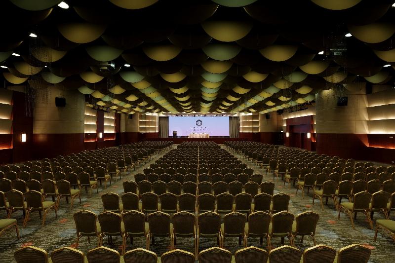 هتل B P International