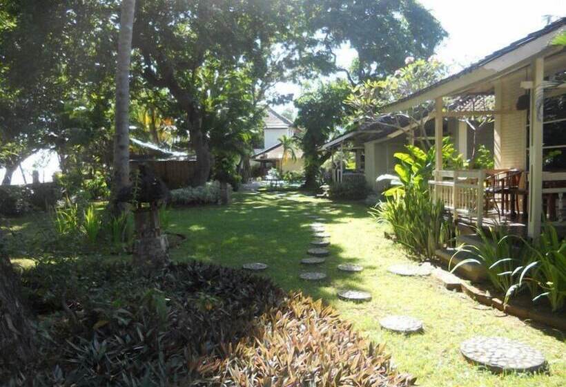 בית מלון כפרי Bali Lovina Beach Cottages