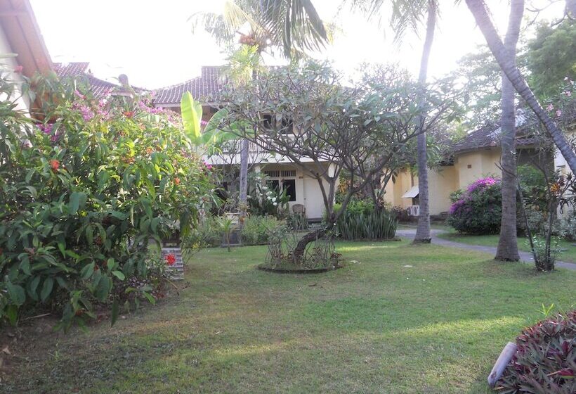 בית מלון כפרי Bali Lovina Beach Cottages