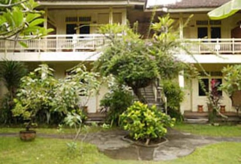 בית מלון כפרי Bali Lovina Beach Cottages