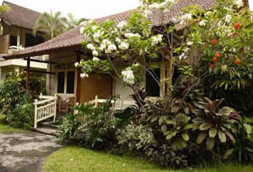 בית מלון כפרי Bali Lovina Beach Cottages