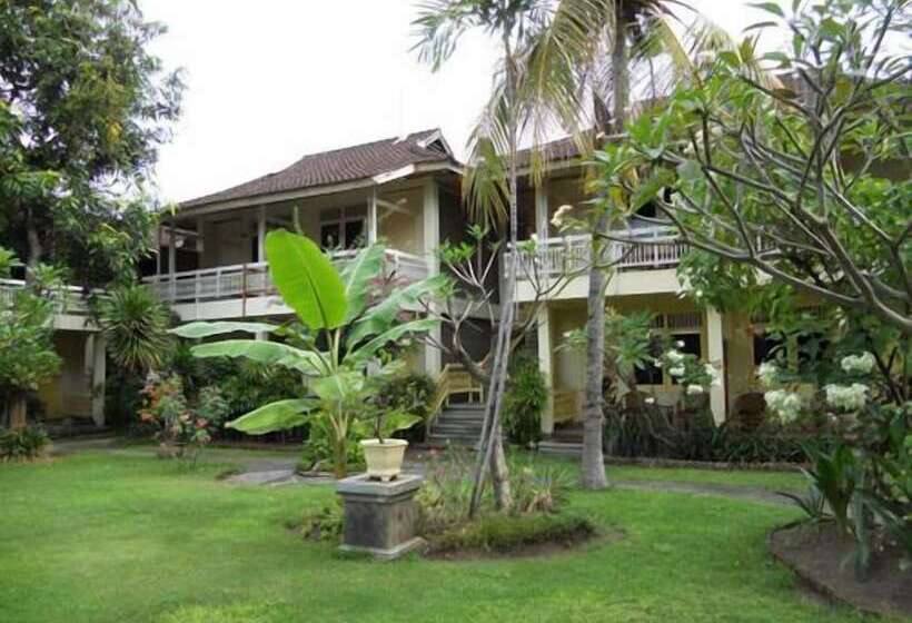 בית מלון כפרי Bali Lovina Beach Cottages