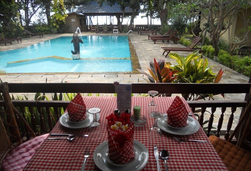 בית מלון כפרי Bali Lovina Beach Cottages