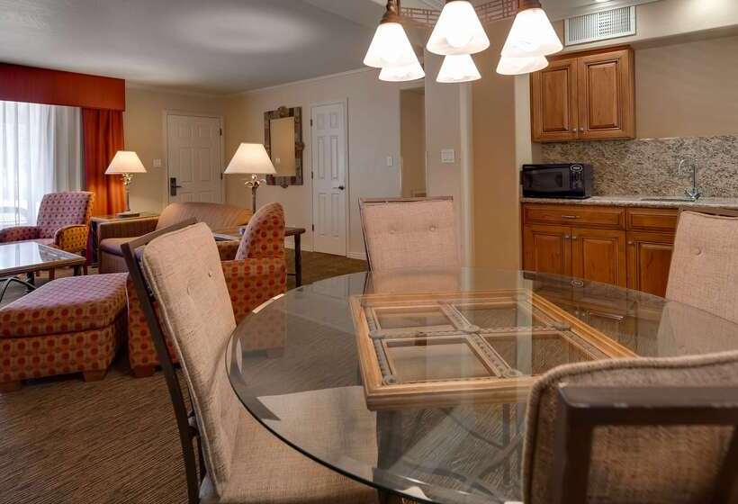 هتل Best Western Plus Arroyo Roble & Creekside Villas