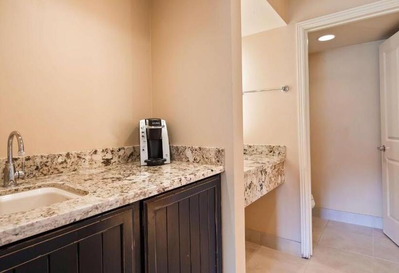 هتل Best Western Plus Arroyo Roble & Creekside Villas