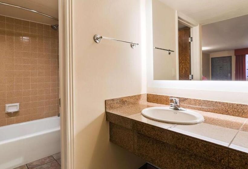 هتل Best Western Plus Arroyo Roble & Creekside Villas