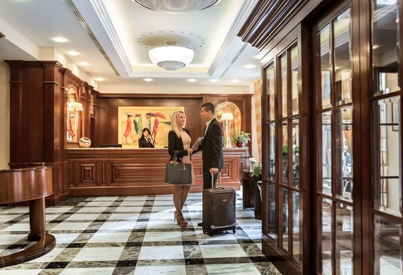 Best Western Premier Hotel Astoria