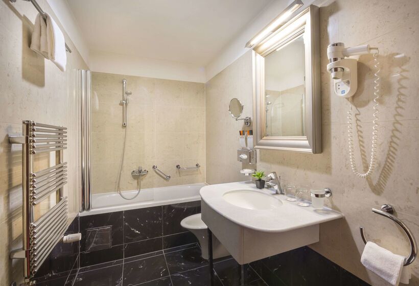 Best Western Premier Hotel Astoria