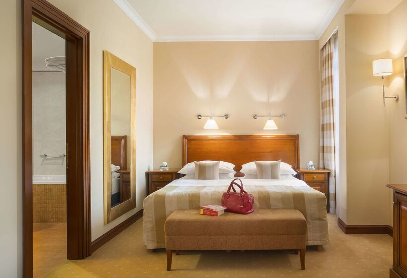 Best Western Premier Hotel Astoria