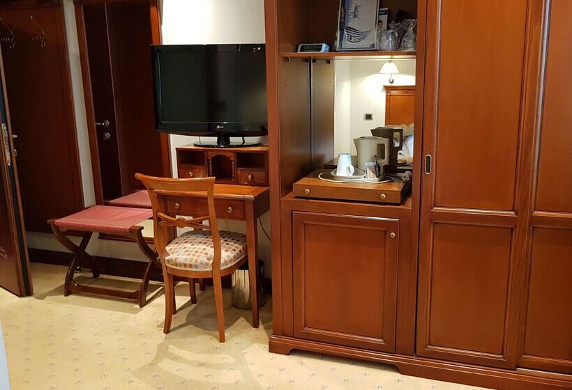 Best Western Premier Hotel Astoria