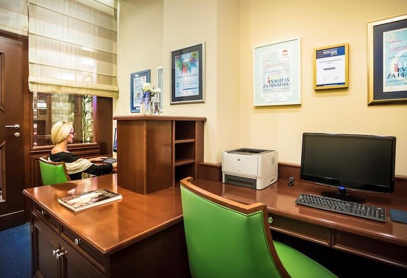 Best Western Premier Hotel Astoria